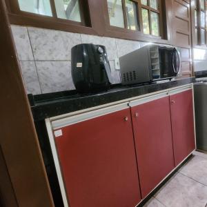 Dapur atau dapur kecil di Hostel do Vale - Brusque
