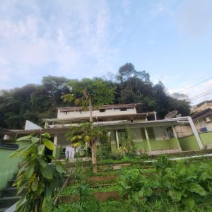 Taman di luar Hostel do Vale - Brusque