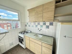 Η κουζίνα ή μικρή κουζίνα στο Depto zona centro MDP
