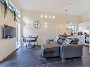 Χώρος καθιστικού στο 1 Bed in Blairgowrie 93427