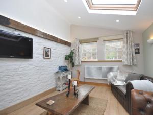 Μια τηλεόραση ή/και κέντρο ψυχαγωγίας στο 1 Bed in Cinderford 73633