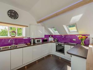 Η κουζίνα ή μικρή κουζίνα στο 1 Bed in Combe Martin 95228