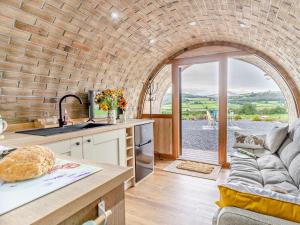 Dapur atau dapur kecil di 1 Bed in Brecon 95630