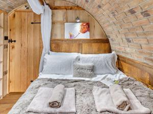 Katil atau katil-katil dalam bilik di 1 Bed in Brecon 95630