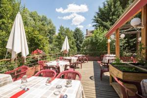 Imagen de la galería de Logis Hotel Restaurant Auberge Les Rives de l'Arzon, en Vorey