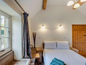 Ένα ή περισσότερα κρεβάτια σε δωμάτιο στο 2 Bed in Hartington PK763