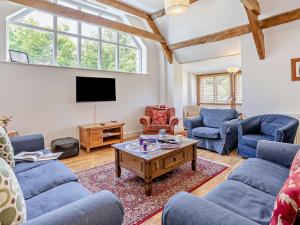 Μια τηλεόραση ή/και κέντρο ψυχαγωγίας στο 4 Bed in Abergavenny 90003