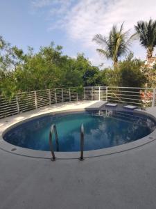 Bazén v ubytování V224 Ocean View Villa Pool Nature Near Beach nebo v jeho okolí