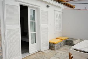 Gallery image of Kiki's Houses Vlichos in Hydra +72 photos