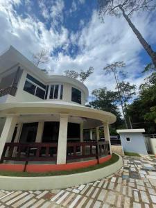 Budova, kde se vila nachází