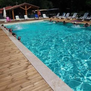 Πισίνα στο ή κοντά στο Camping 4 étoiles - Piscine - ccbbihi