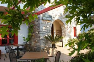 Foto de la galeria de Aposperides Hotel a Livadi