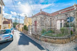 The surrounding neighborhood or a neighborhood close to a vendégházakat