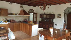 مطبخ أو مطبخ صغير في Rural House Rondini