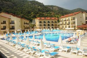 Nespecifikovaný výhled na hory nebo výhled na hory při pohledu z hotelu
