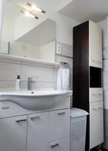 Kúpeľňa v ubytovaní Apartment Two air - con + 18 fotografií