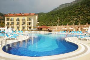 Nespecifikovaný výhled na hory nebo výhled na hory při pohledu z hotelu