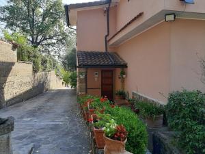 Un jardín fuera de Poggio della Roverella Country House
