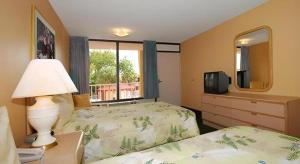 Imagine din galeria proprietății Quality Inn Kissimmee West - Lake Buena Vista South în Orlando +83 fotografii