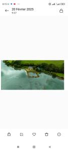 ein Screenshot der Google Maps-Seite eines Sees in der Unterkunft Villa rivière sur le Golfe in Pluneret