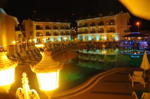 Bazén v ubytování Marcan Resort Hotel nebo v jeho okolí