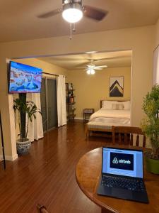 Afbeelding uit fotogalerij van 626 Retreat in Rosemead +43 foto's