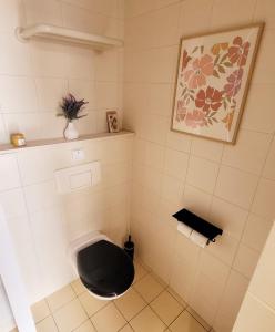 Ένα μπάνιο στο Le Studio 362 Proche Futuroscope et Arena 1 à 2 Pers