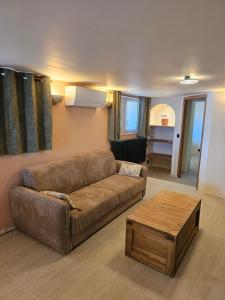 Ruang duduk di Maison Vaquier appartement