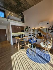 Χώρος καθιστικού στο Marinha Grande Apartamentos Duo N7