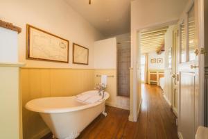 Vannituba majutusasutuses B&B Number 11 Exclusive Guesthouse