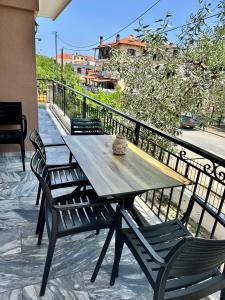 Balkón nebo terasa v ubytování Dili Apartments