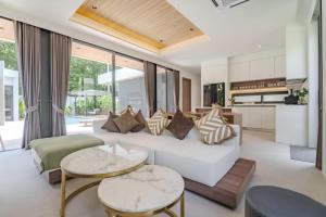 Gallery image of Aileen Layan Villa 6 4BR Forest 2 Minutes Beach in Layan Beach