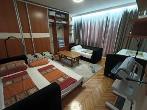 Ένα ή περισσότερα κρεβάτια σε δωμάτιο στο Apartment Tarik