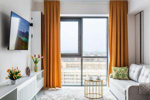 Μια τηλεόραση ή/και κέντρο ψυχαγωγίας στο Sky Flat