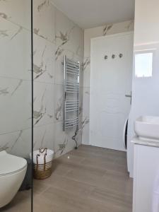 Ένα μπάνιο στο Villa Anna