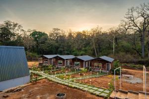 Aed väljaspool majutusasutust Dandeli Resorts - Luxury