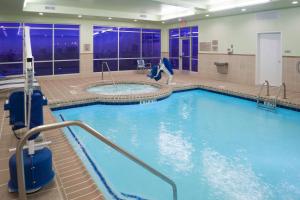 Bazén v ubytování SpringHill Suites by Marriott Houston Westchase nebo v jeho okolí