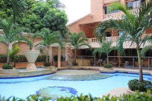 The swimming pool at or close to Hotel Tativan