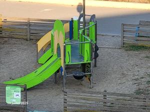 Kawasan permainan kanak-kanak di T2 sur la plage de Saint Pierre la mer ! +9 gambar
