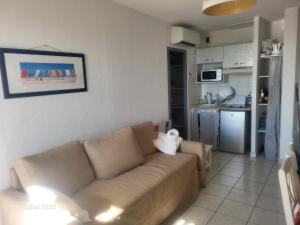 Dapur atau dapur kecil di T2 sur la plage de Saint Pierre la mer !