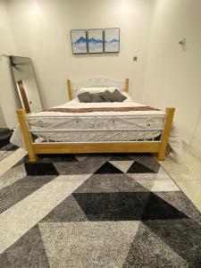 Ένα ή περισσότερα κρεβάτια σε δωμάτιο στο The Calm Nest, Private room near Kuala Belait Town