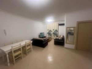 Imagem da galeria de Entire Apartment near Air Albania em Tirane