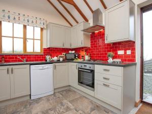 Kuchyň nebo kuchyňský kout v ubytování The Shippen + 13 fotografií