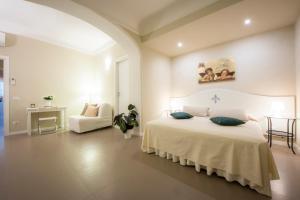 
A room at Santa Maria Novella modern apartment
