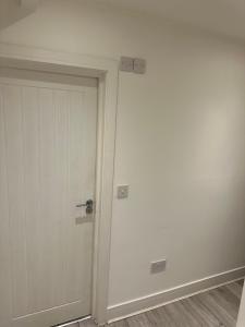 Afbeelding uit fotogalerij van Flat 10 - Epsom High Street in Epsom +7 foto's