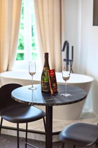 Nápoje v ubytování La Luxury - HyperCentre - Baignoire confort - Ambiance 5 étoiles + 7 fotografií
