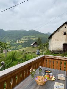 Γενική θέα στο βουνό ή θέα στο βουνό από  οργανωμένο κάμπινγκ