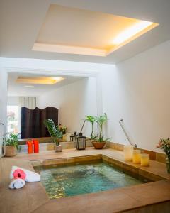 Bazén v ubytování Uni Boutique Hotel & Spa nebo v jeho okolí
