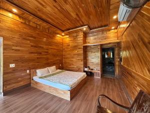 Łóżko lub łóżka w pokoju w obiekcie Trang An ViewPoint Homestay