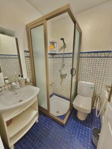 Un baño de Beachfront Family House With Ocean View at Imi ouadar 10mn from Taghazout